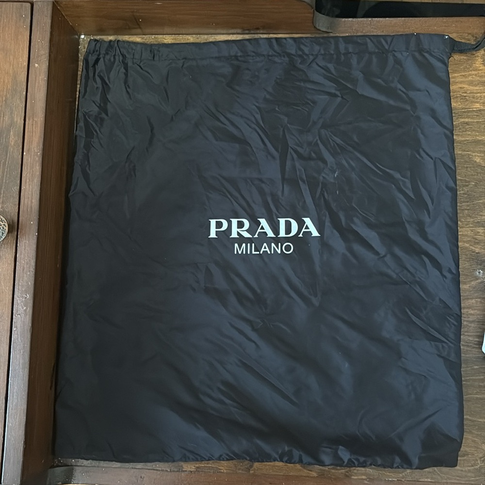 Sleek Prada athletic/club lace-ups - Picture 2 of 9